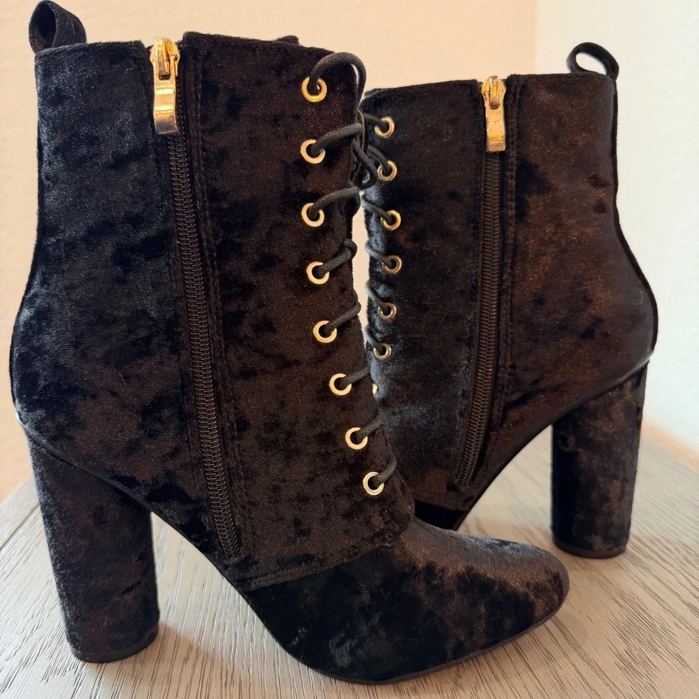 Catherine Malandrino Black Crushed Velvet Lace Up‎ Block Heel Ankle Boots 8.5